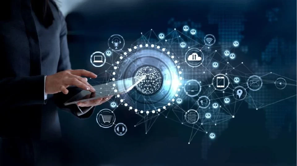 Pemantauan dan Pembelajaran Berterusan dalam Perniagaan Digital