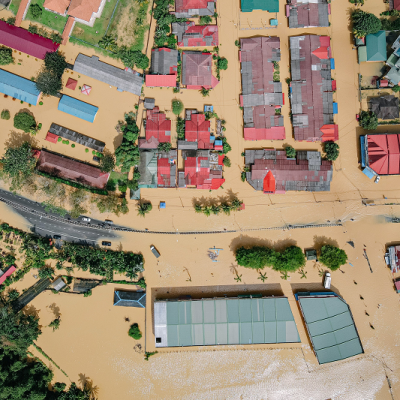 BUILDING  RESILIENT BUSINESSES : A CLIMATE-PROOFING STRATEGY AGAINST FLOODS