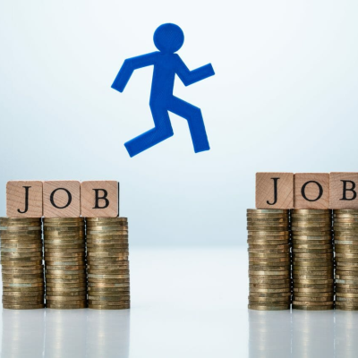 LOMPAT KERJA: KESETIAAN ATAU KEJAR KEKAYAAN